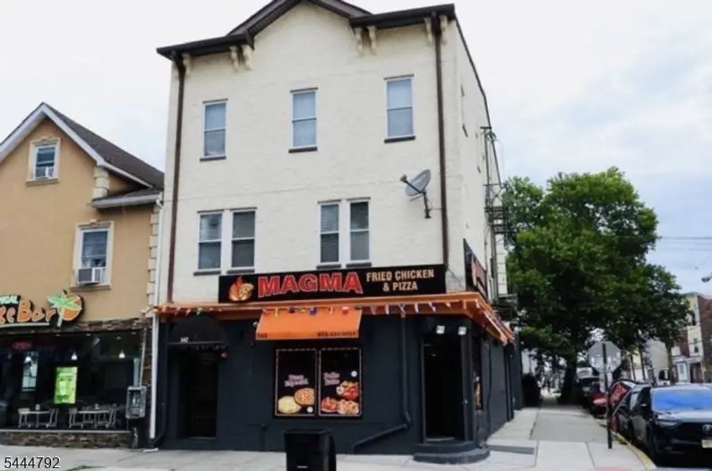 142 Passaic St, Passaic City