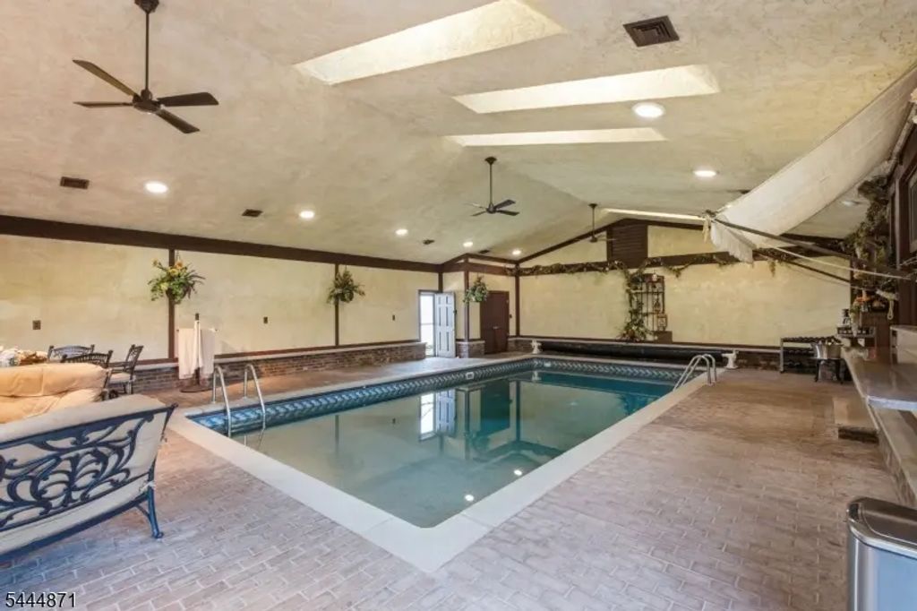 1453 Tooz Pl, South Plainfield Boro