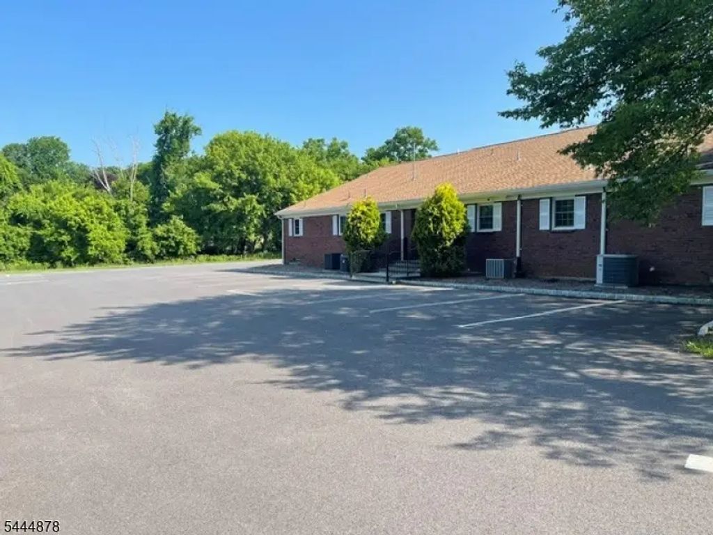 3 Sliker Rd, Lebanon Twp.