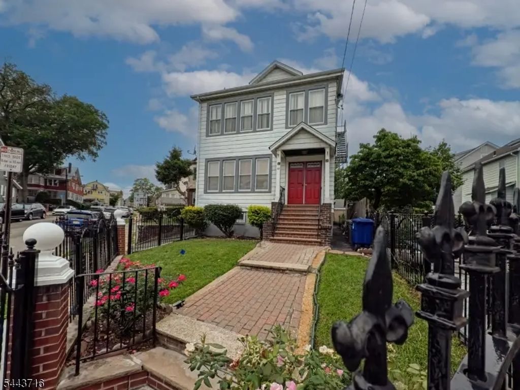 69 Wagner Pl, Irvington Twp.