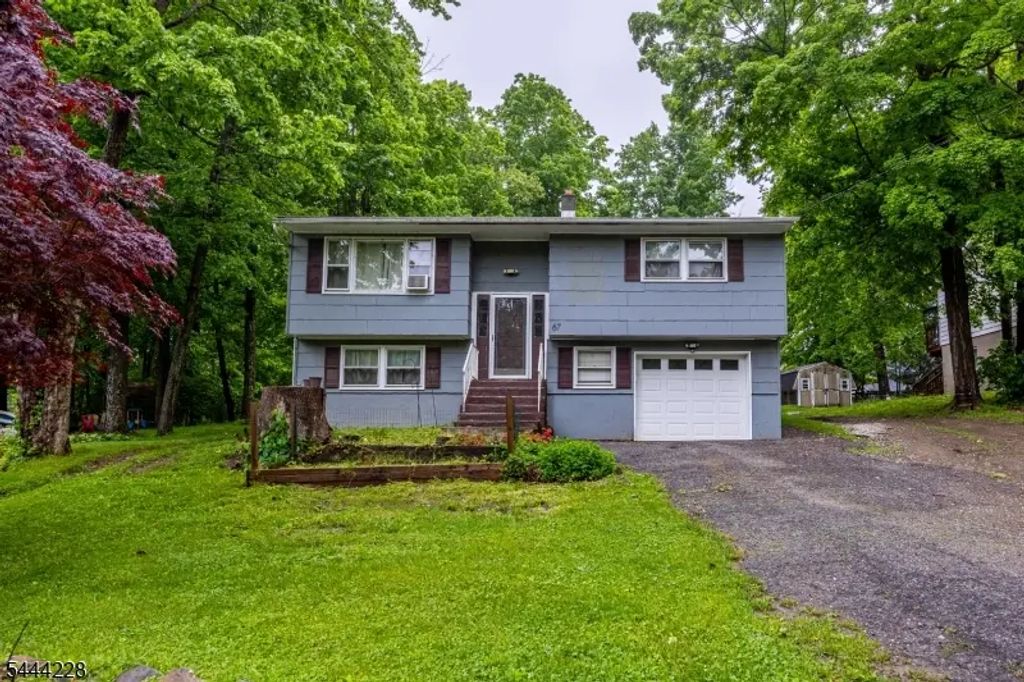 67 Cedar Tree Dr, Vernon Twp.