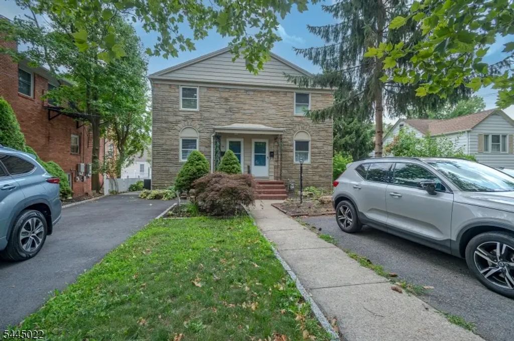 39 Amboy Ave, Metuchen Boro