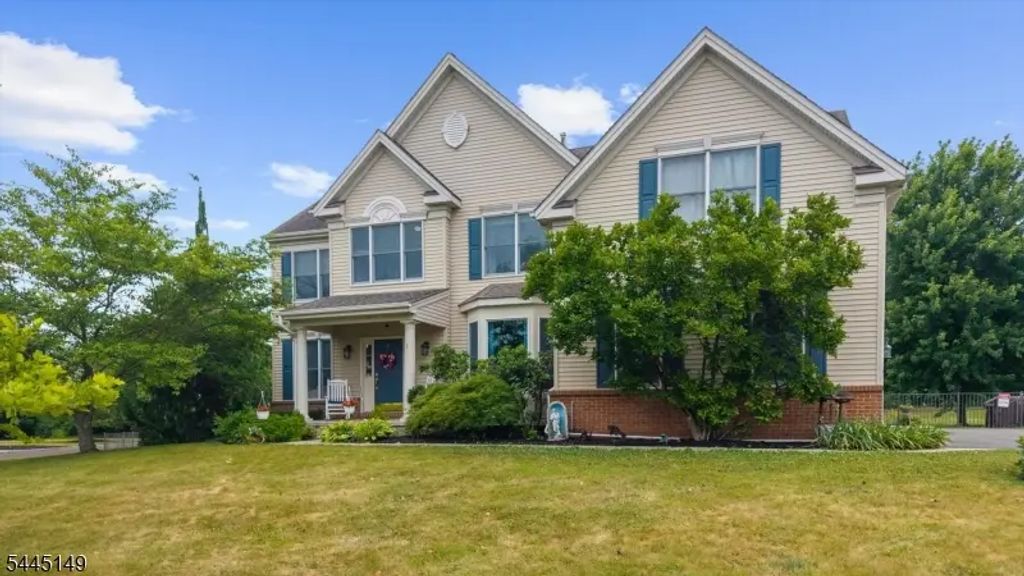1 Tanager Dr, Raritan Twp.