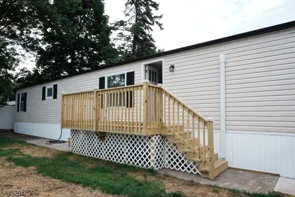 15 3rd St, Wayne Twp.