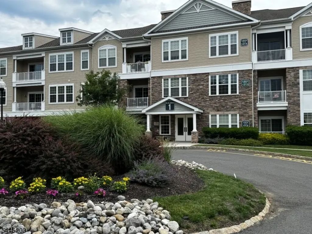 1305 Hale Dr, Rockaway Twp.