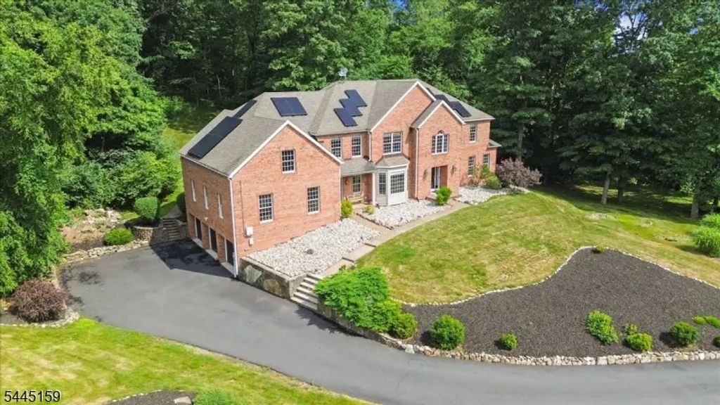 12 Angelo Dr, Sparta Twp.