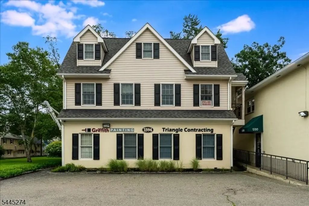 1590 E 2nd St, Scotch Plains Twp.