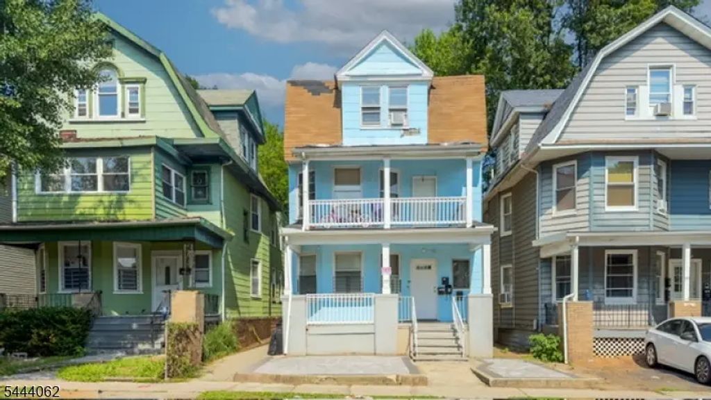 197 Hollywood Ave, East Orange City