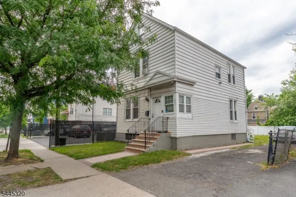971 Grove St, Irvington Twp.