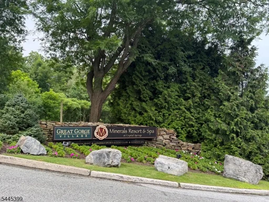 1 Red Lodge Dr Unit 4, Vernon Twp.