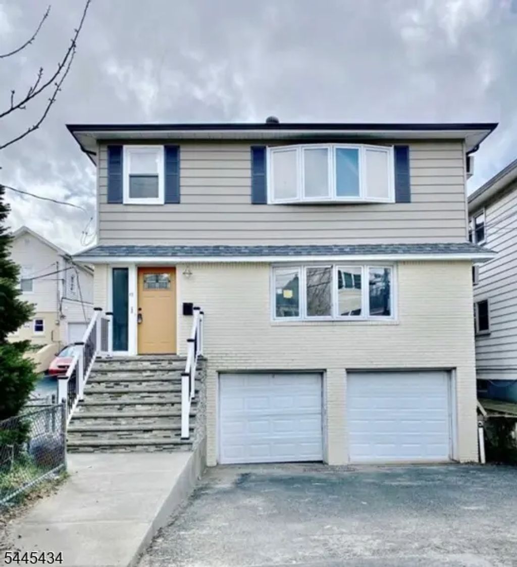 15 Wallace St, Belleville Twp.