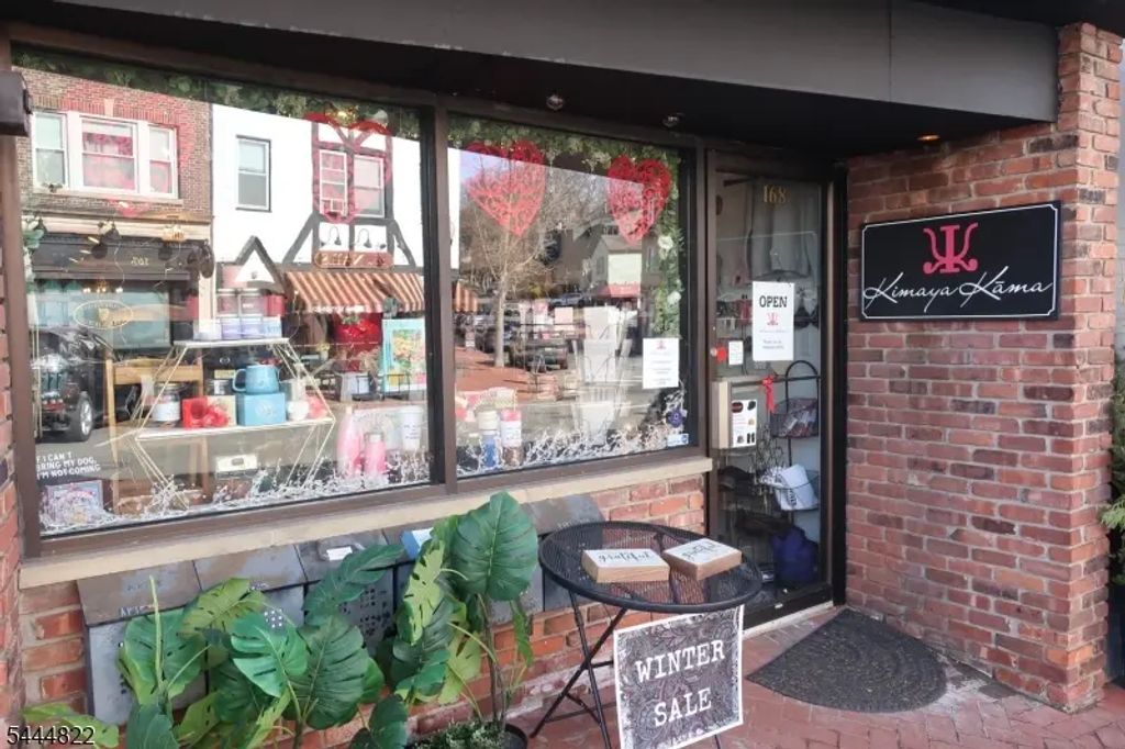 168 Maplewood Ave, Maplewood Twp.