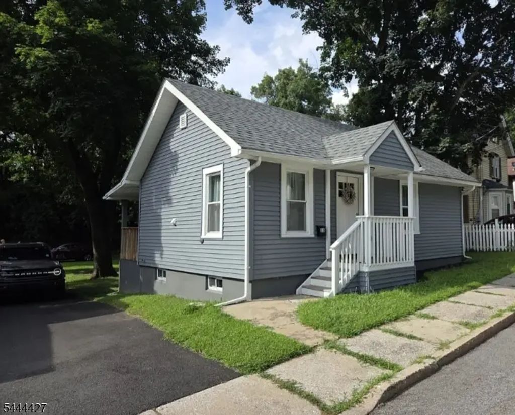 13 New Hampshire St, Newton Town