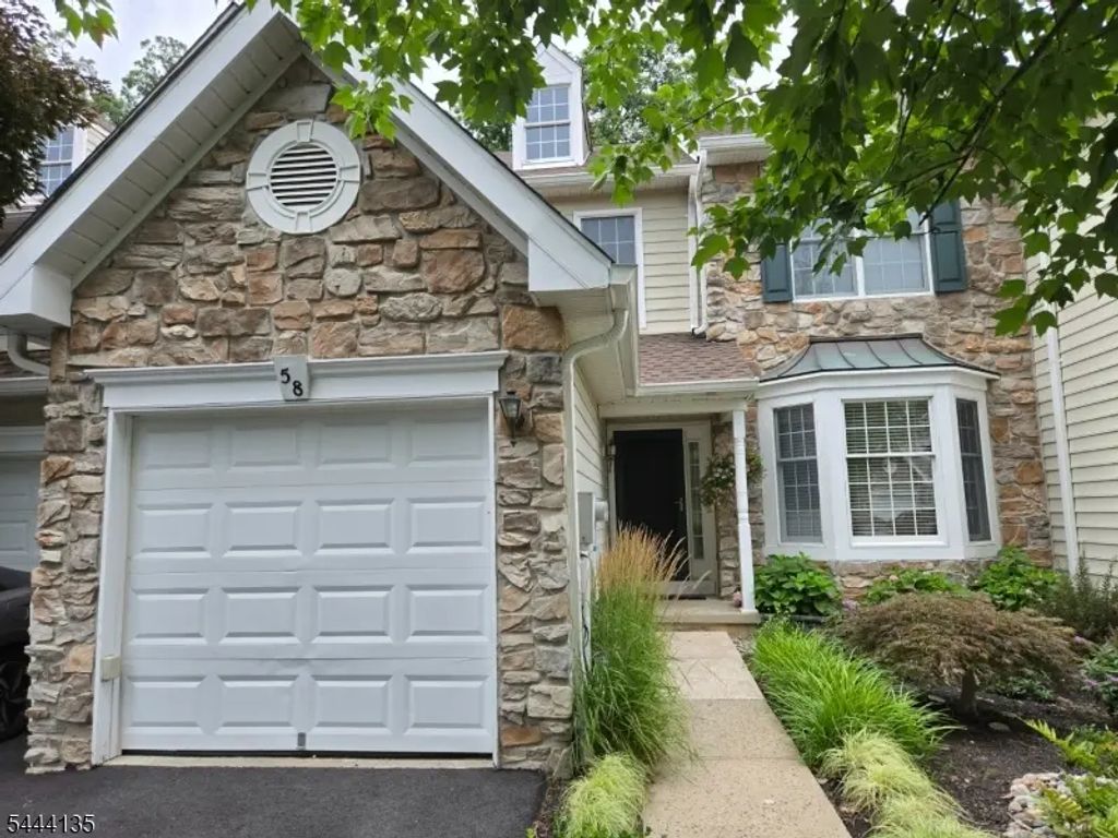 58 Patriot Hill Dr, Bernards Twp.