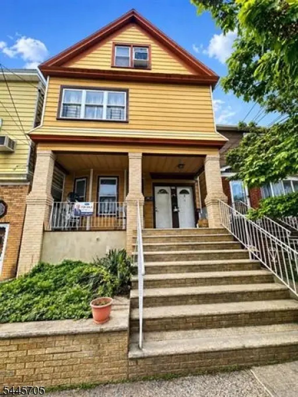 163 W 24th St, Bayonne City