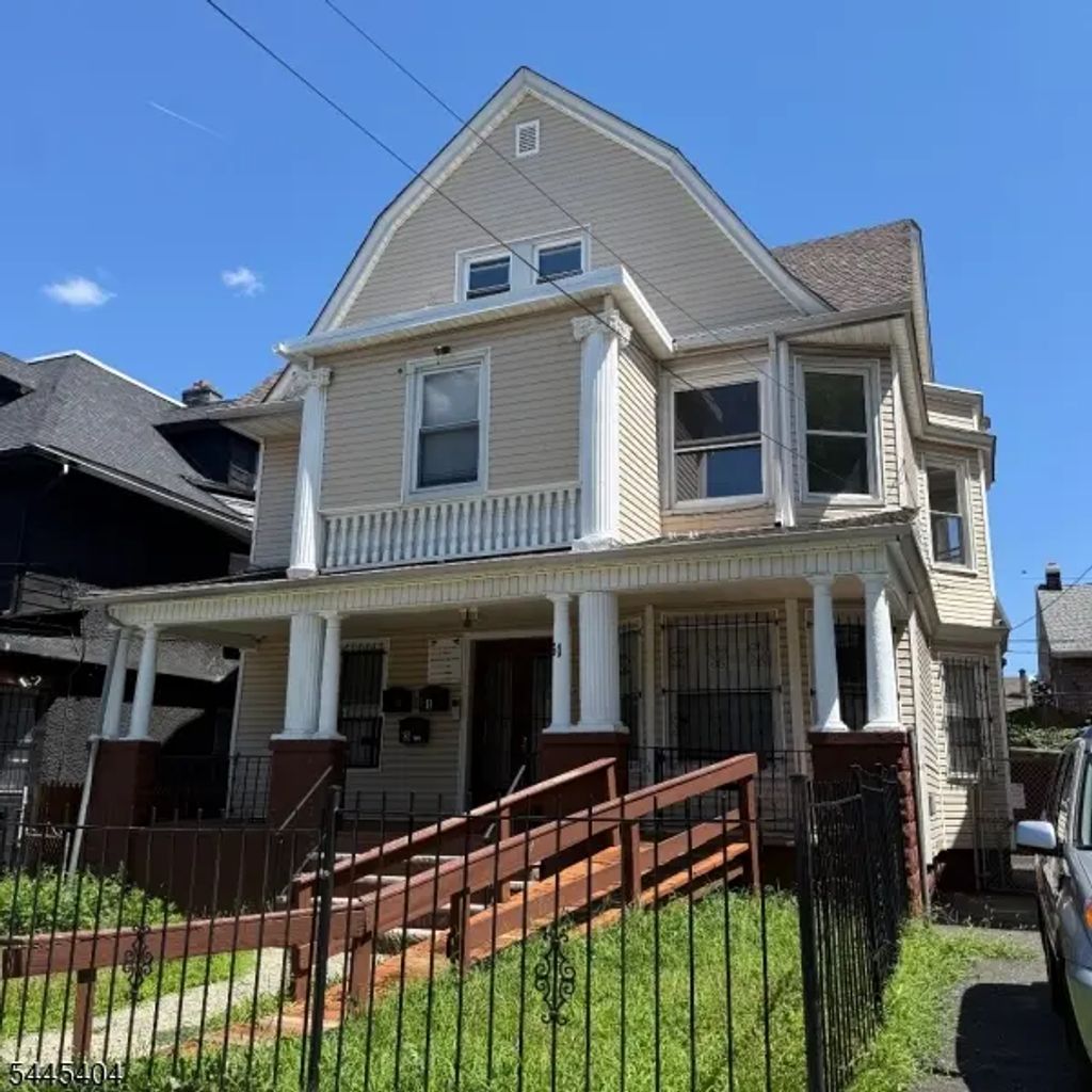 61 Mapes Ave, Newark City