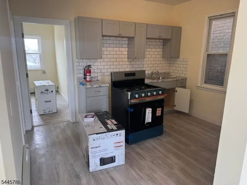216 Harrison Ave, Lodi Boro