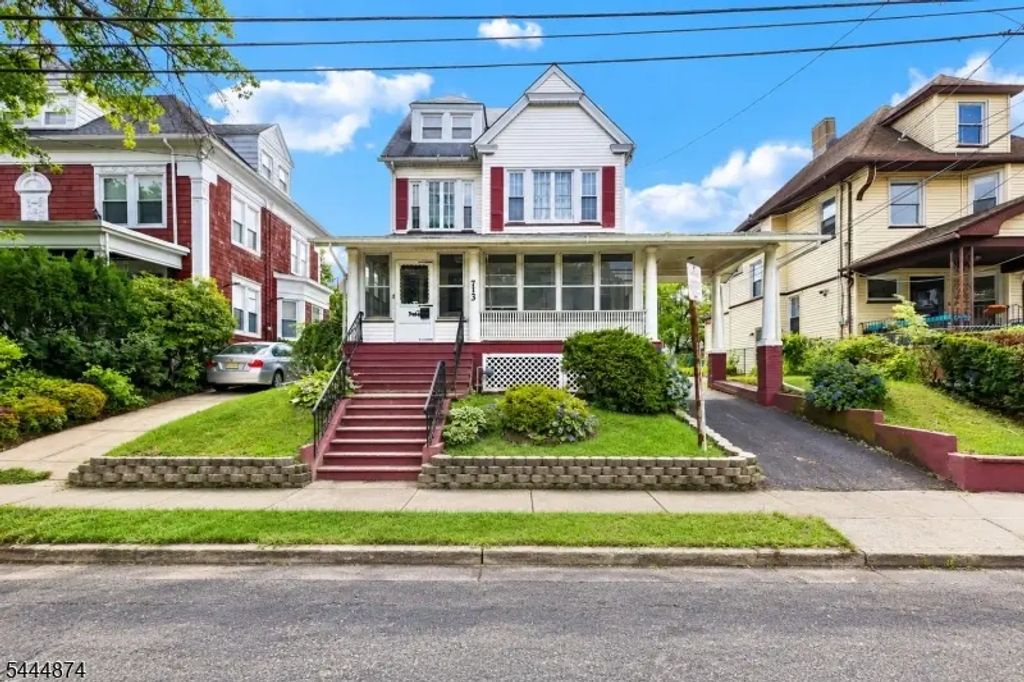 711-713 Degraw Ave, Newark City