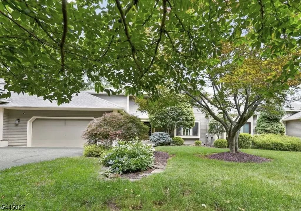 39 Hunters Circle, Tewksbury Twp.