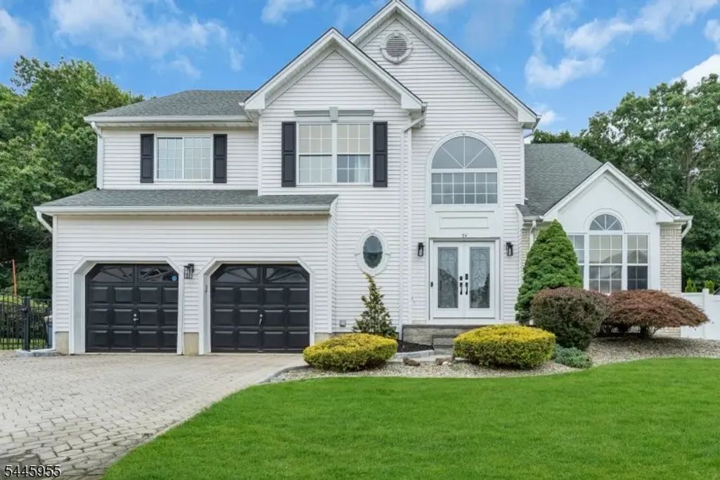 54 Winding Brook Dr, Old Bridge Twp.