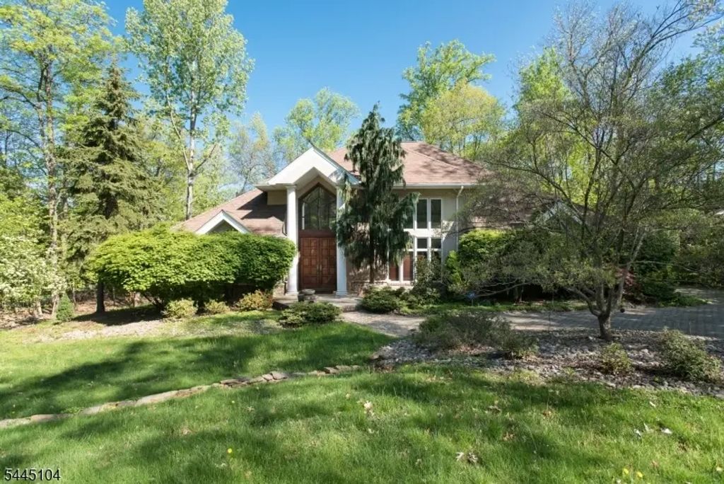 203 Rock Road W, Green Brook Twp.