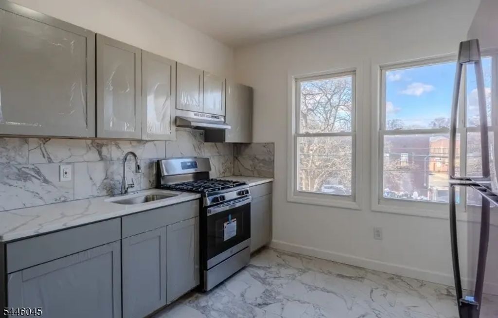 86-88 Abinger Pl, Newark City