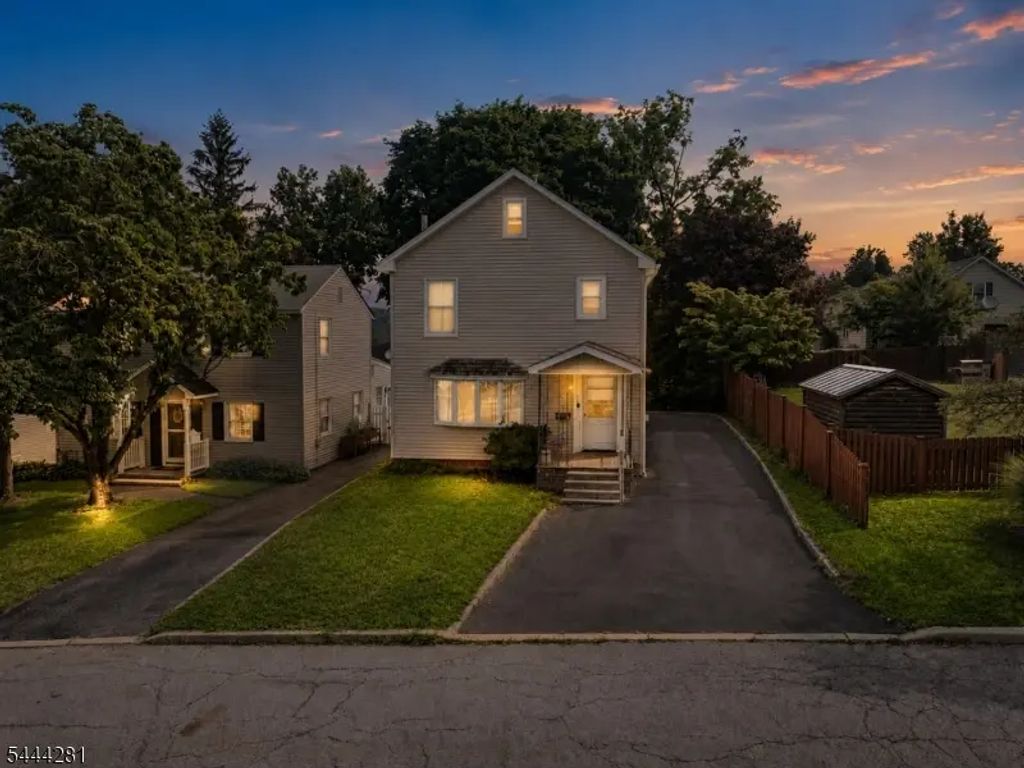 9 Chestnut St, Sussex Boro