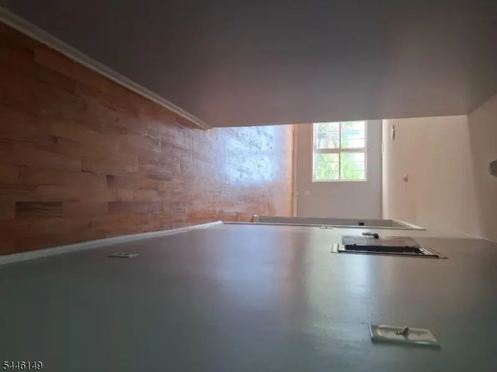 313 S 6th, Newark City