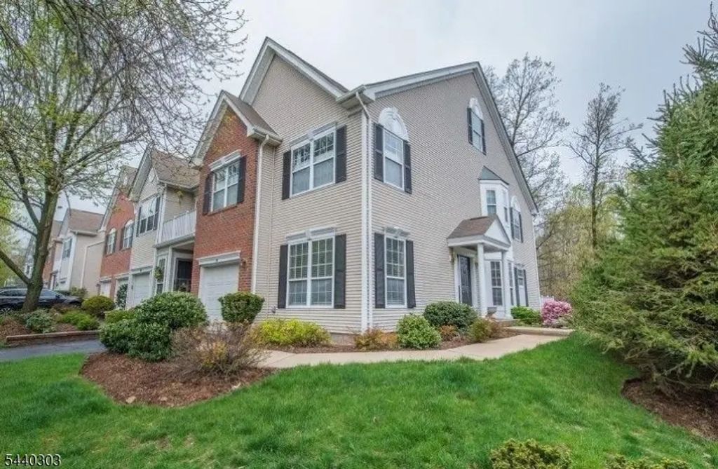 84 Constitution Way Ondo, Bernards Twp.