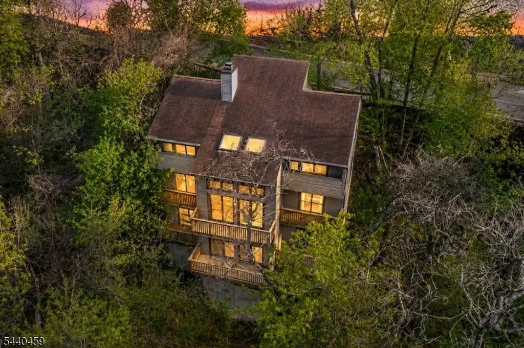 120 Swan St, Lambertville City