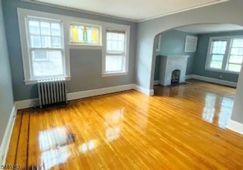 568 N Maple Ave, East Orange City
