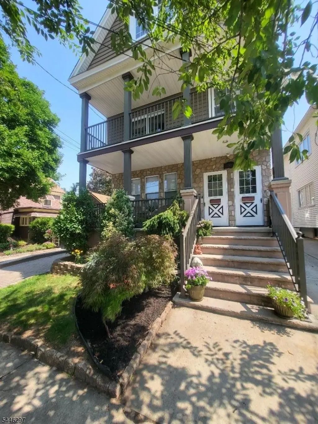 99 W 37th St, Bayonne City