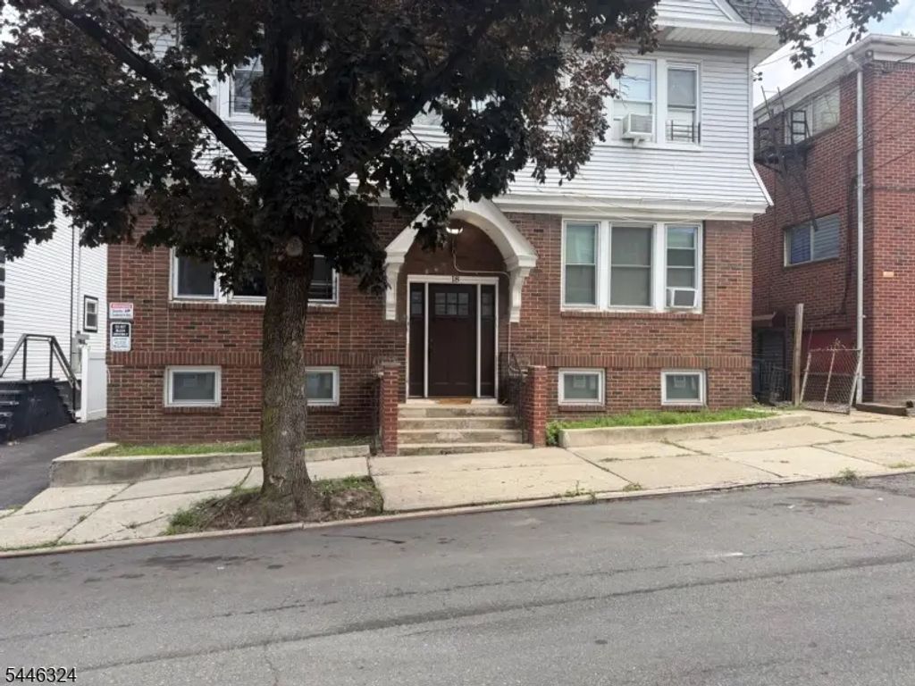 18 Breckenridge Ter, Irvington Twp.