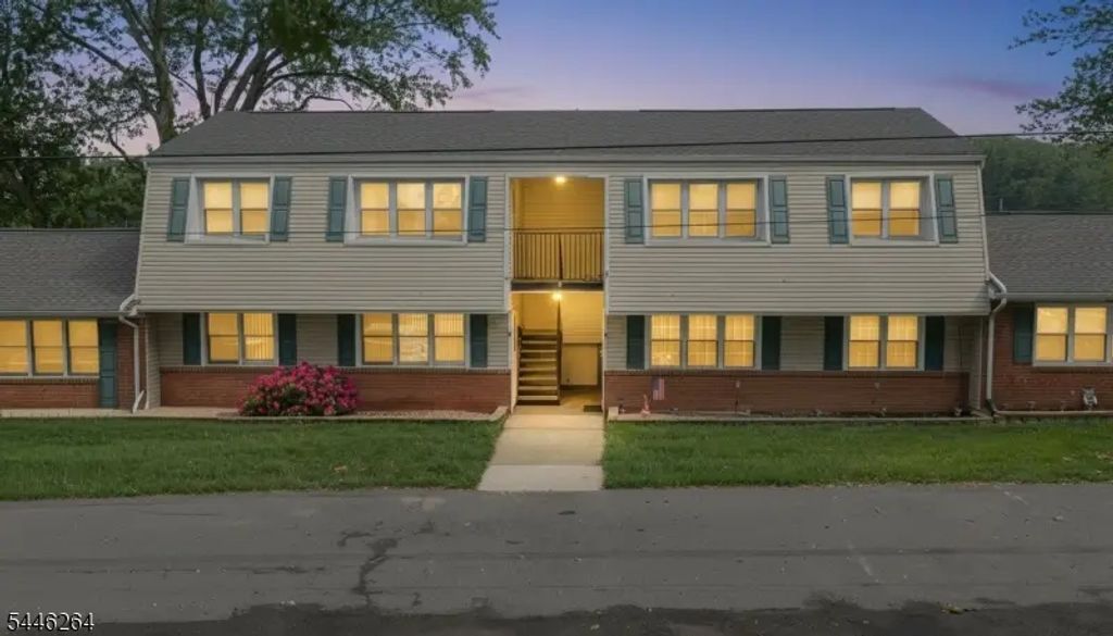 10- C Haven Dr, Old Bridge Twp.