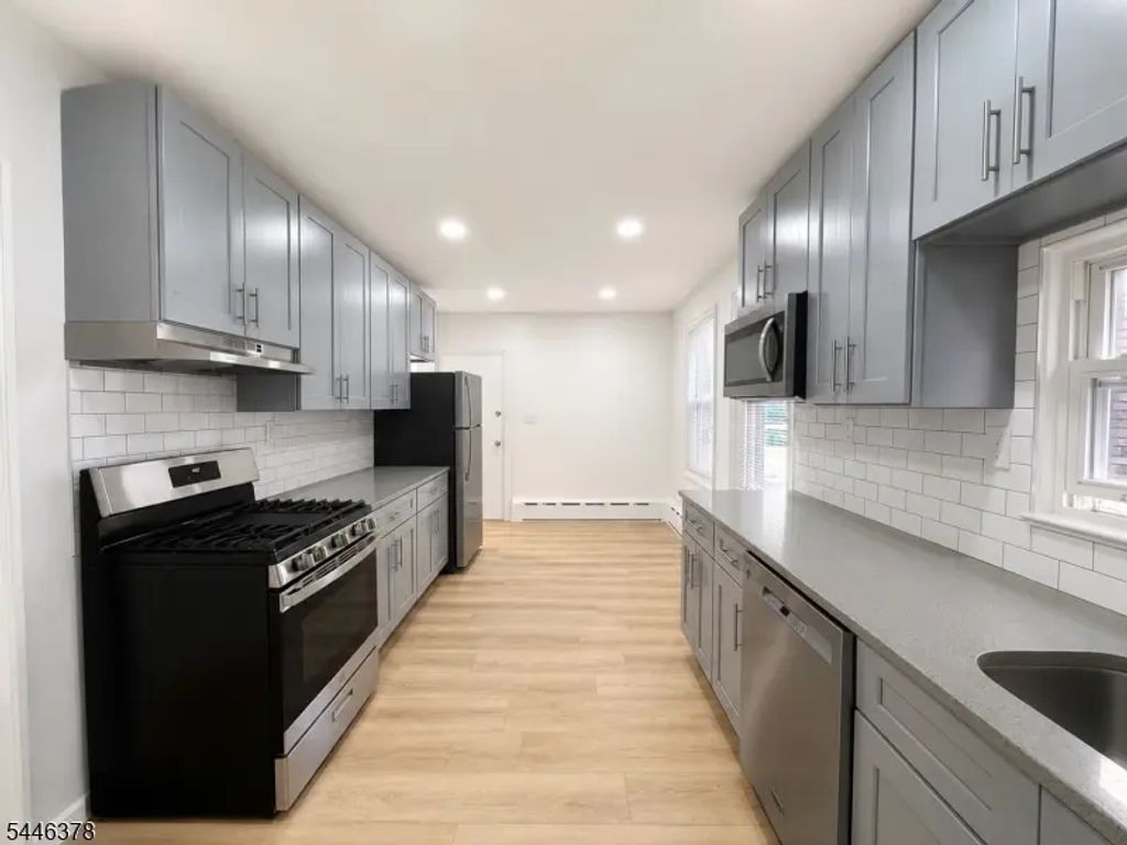 921 South St, Elizabeth City