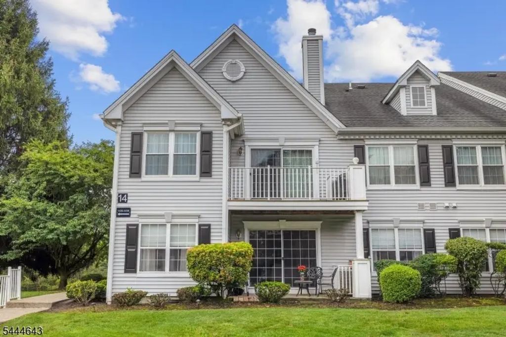 1430 Magnolia Ln, Branchburg Twp.