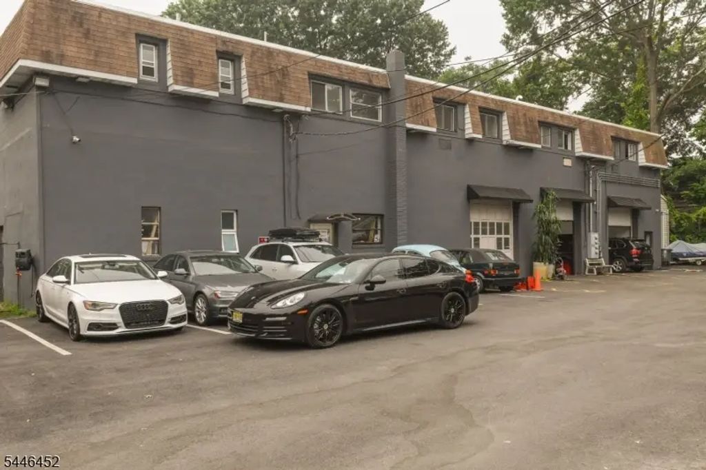 81 Wabash Ave, Clifton City