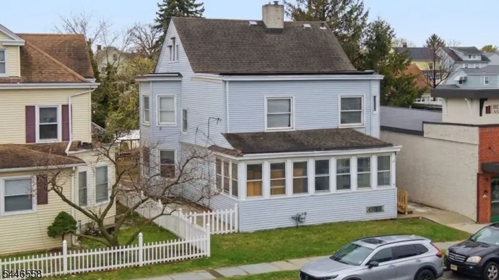 287 Crooks Ave, Clifton City