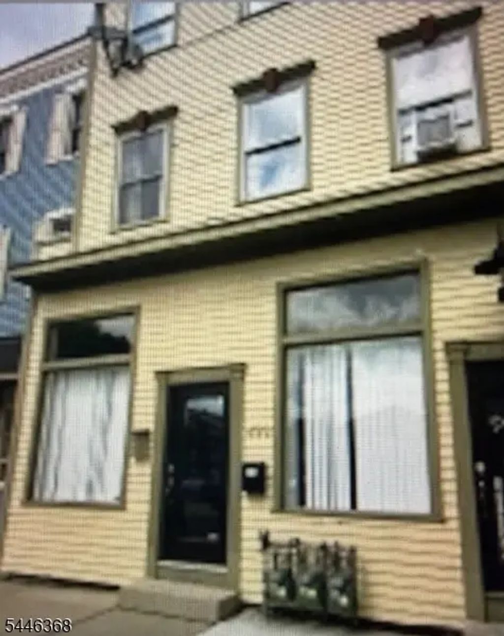 499 S Main St, Phillipsburg Town