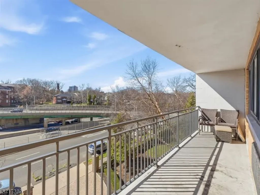 60 Parkway Dr, East Orange City