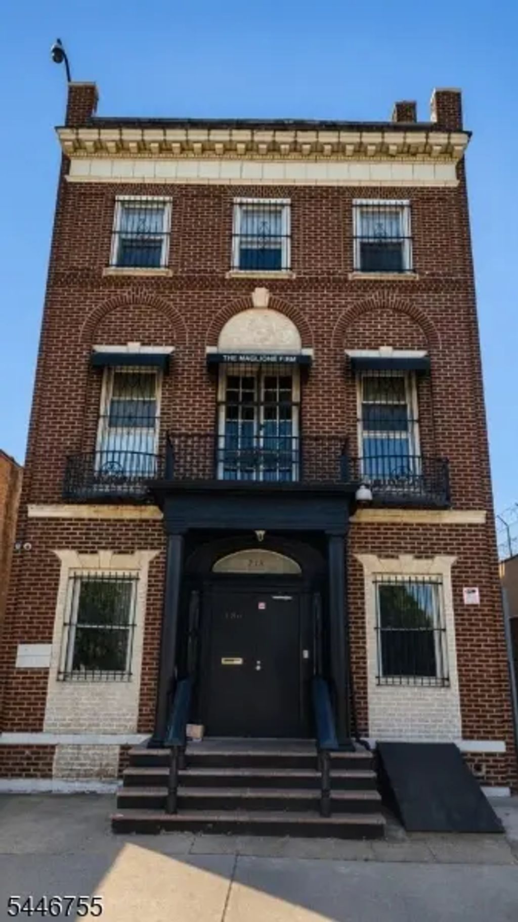 186 Clinton Ave, Newark City