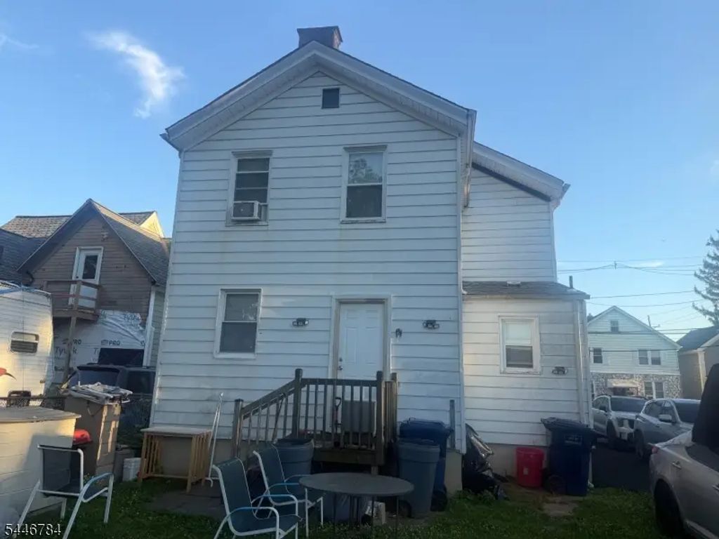 142 Clay St, Hackensack City
