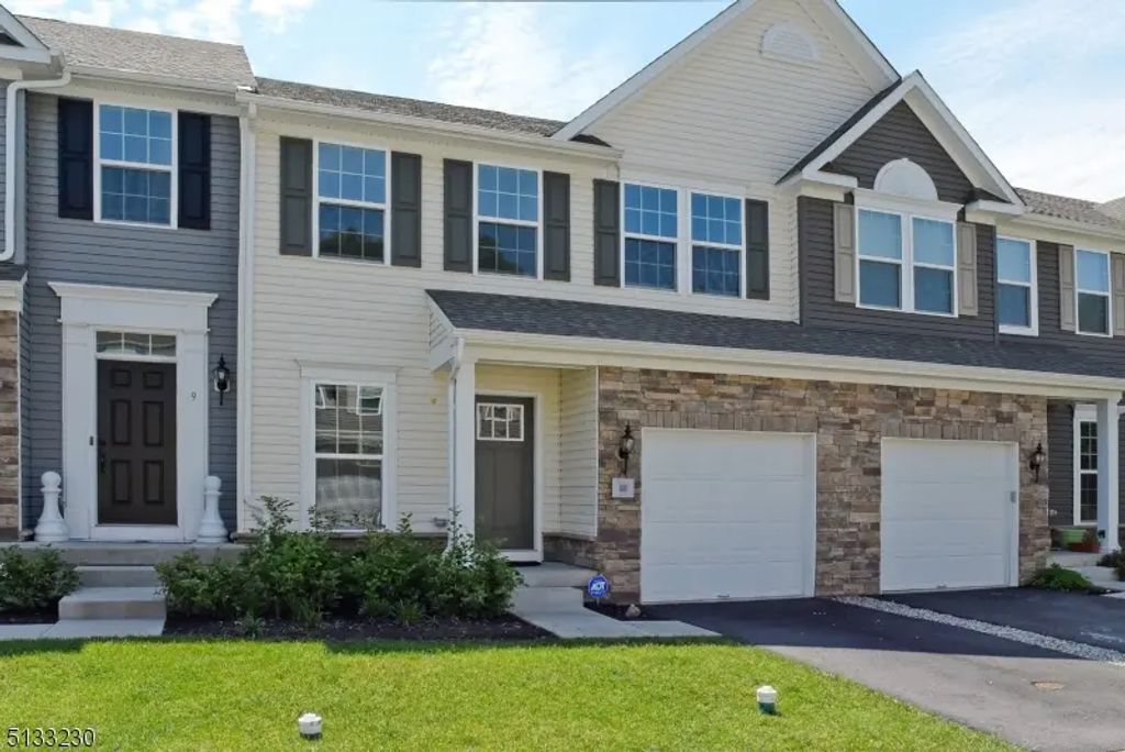 11 Shade Tree Ln, Mount Arlington Boro