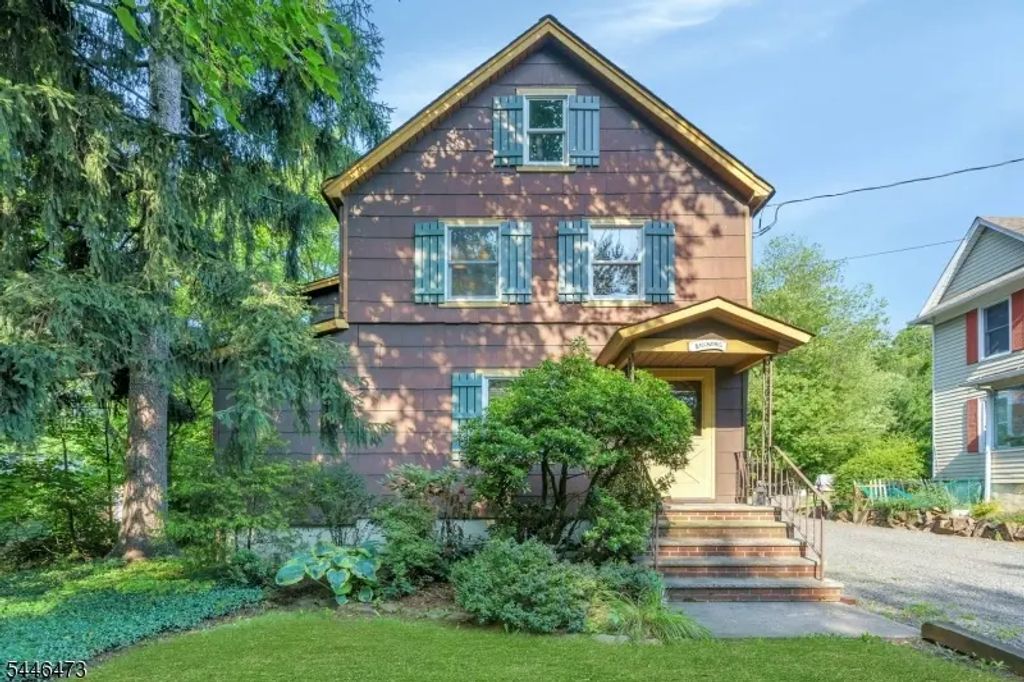 95 Hillcrest Road, Watchung Boro