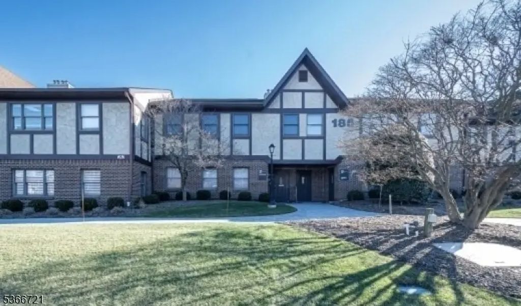185 Fairfield Ave-unit 2a, West Caldwell Twp.