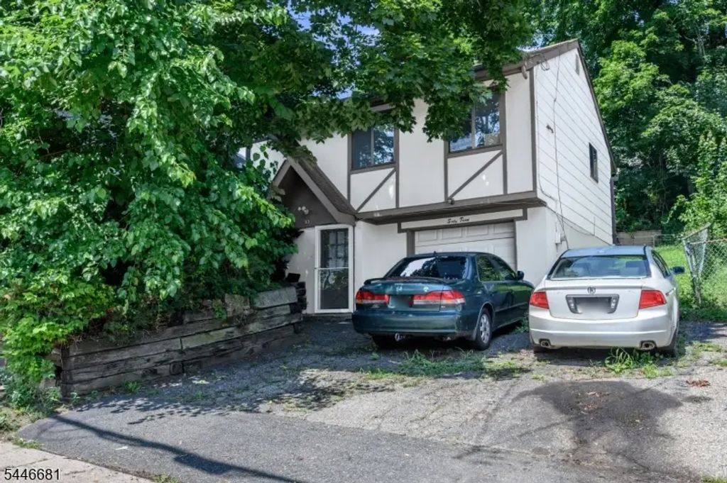 63 Thompson Ave, Dover Town