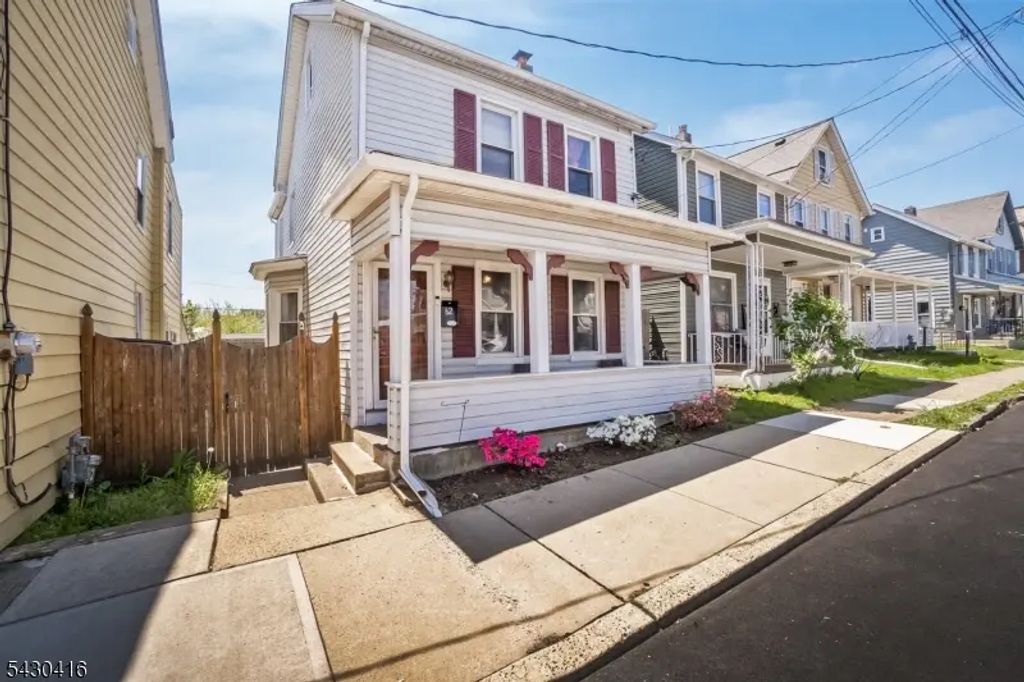 62 Lewis St, Phillipsburg Town