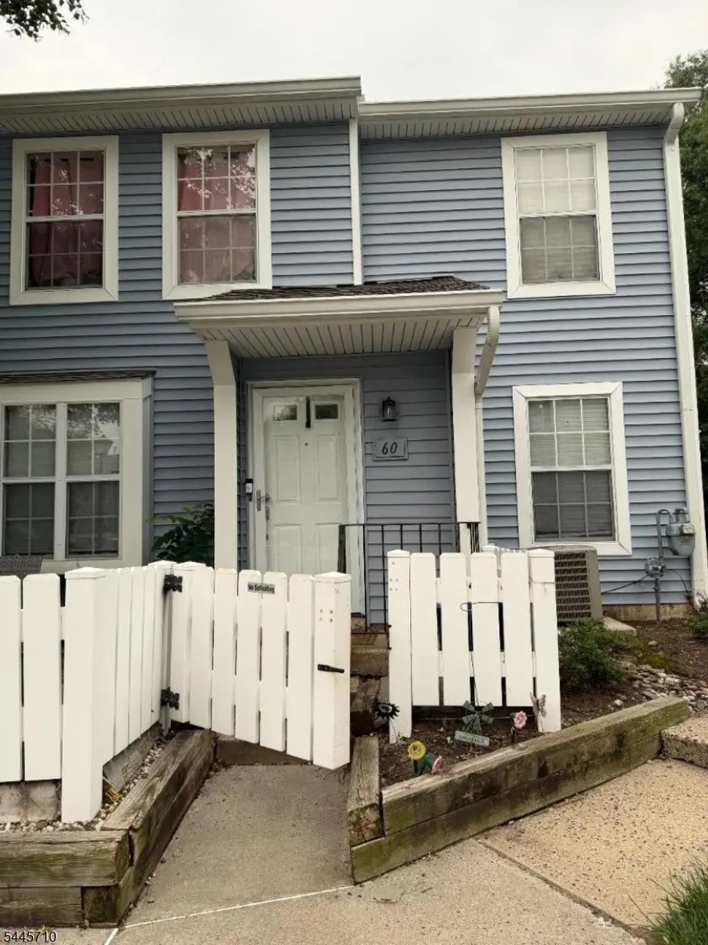 60 Almond Dr, Franklin Twp.
