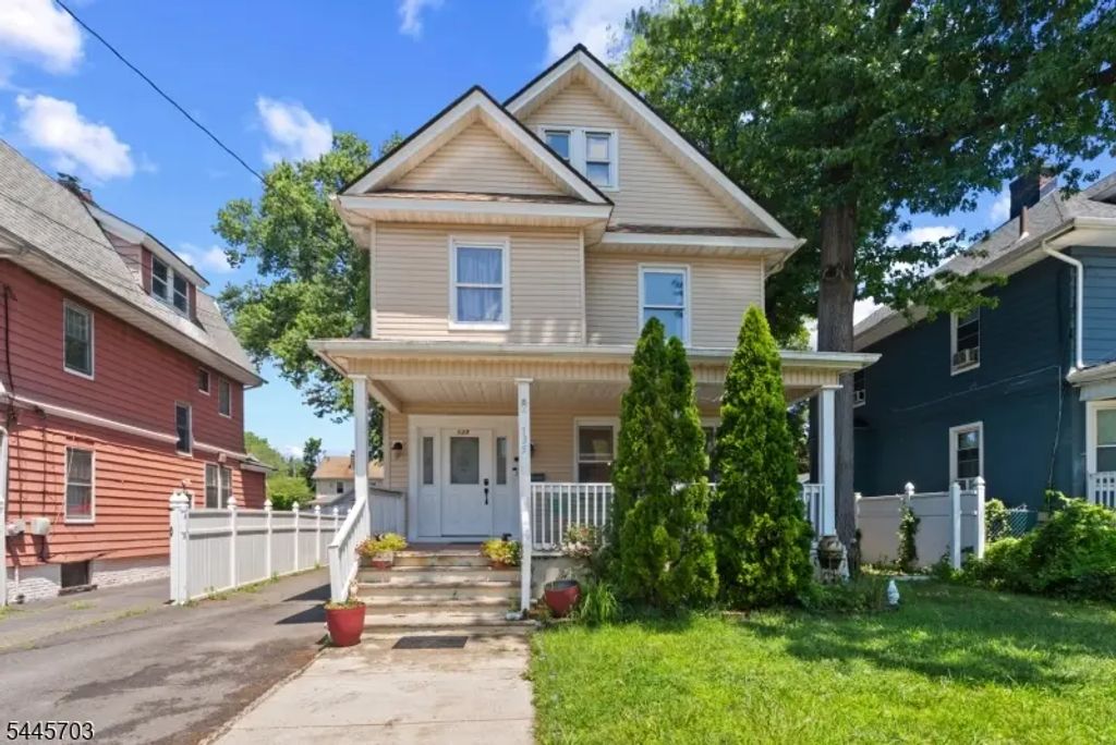 135 Morse Pl, Englewood City
