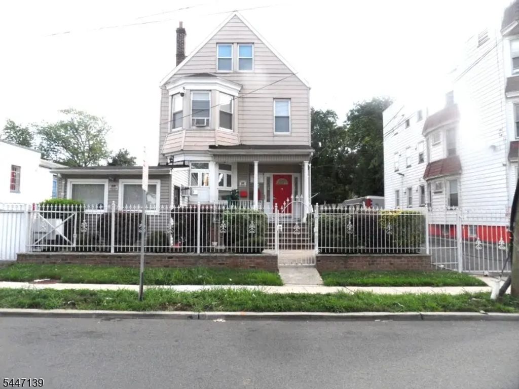 680-682 Lyons Ave, Irvington Twp.